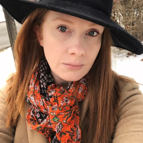 Meet your Posher, Abby - Picture 2 of 2